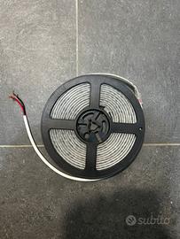 Striscia luminosa led 230V - 5 metri 4000K 1800LM