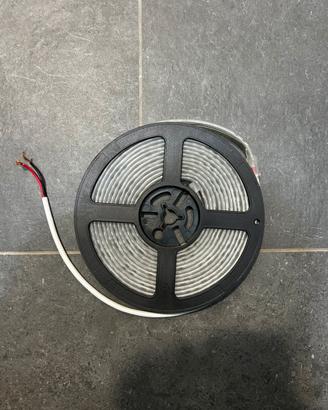 Striscia luminosa led 230V - 5 metri 4000K 1800LM