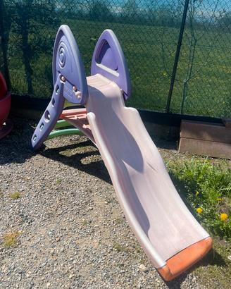 Scivolo e casetta per girdino