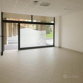 NEGOZIO A LECCO