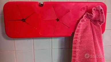 400 (!) vaschette e portasciugamani, per venditori