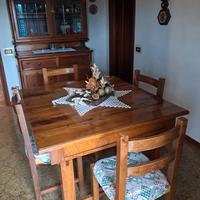 Tavolo in noce e 6 sedie