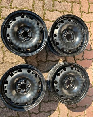 4 Cerchi Volskwagen Polo 6J x 15H2 ET 3
