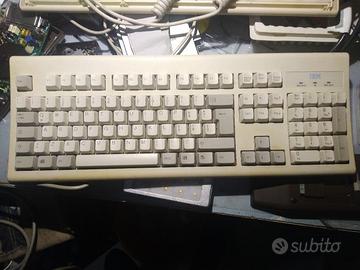 Vintage Tastiere IBM e Olivetti 