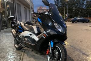 Yamaha TMAX DX modello i.e.