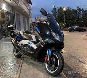 Yamaha TMAX DX modello i.e.