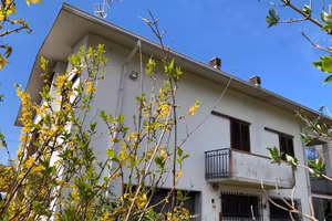 Villa di 390 m² con più di 5 locali e box auto dop