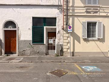 2 LOCALI A LIVORNO