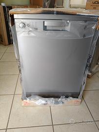 Lavastoviglie 13 coperti Indesit NUOVA