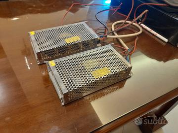 2 alimentatori switching 12V 10A