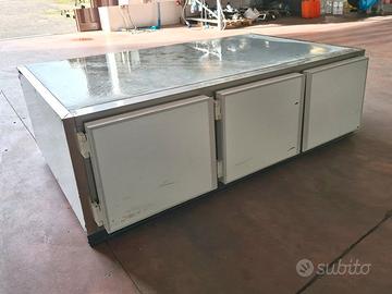 sottotavolo frigo a tre ante usato