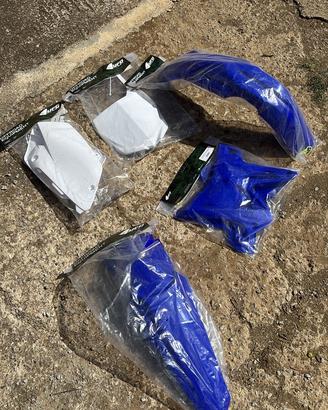 plastiche yz 125