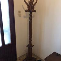 Appendiabiti da terra classico in legno