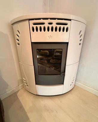Stufa a Pellet 12,7 kw con maioliche