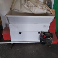 Macchina elettrica per macinare l'uva 
