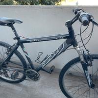 Bicicletta Mountain Bike