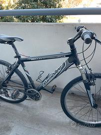 Bicicletta Mountain Bike