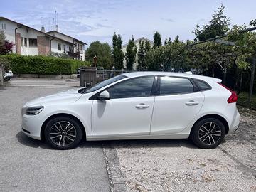Volvo v40 benzina