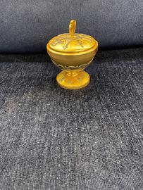 pisside liturgico in metallo dorato e argentato