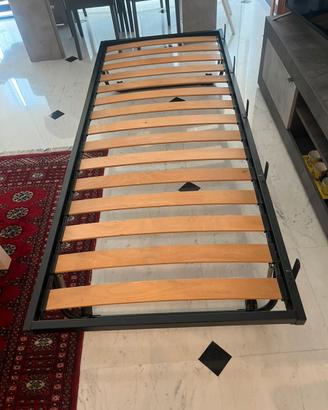 Letto singolo completo di doghe