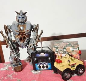 Robot Radiocomandato 30 cm + carro armato a pile