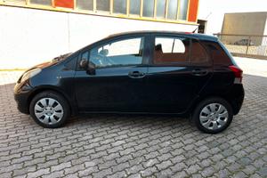 Toyota Yaris 5P 1.0 my10. Neopatentato. 9-2010.