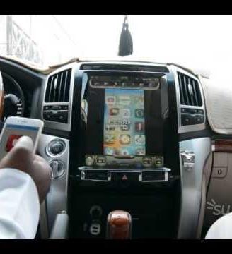 Navigatore toyota land cruiser android tesla 12"
