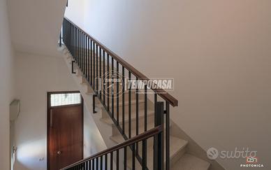 APPARTAMENTO CON INGRESSO INDIPENDENTE E TERRAZZO