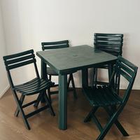 Tavolo da giardino con 4 sedie pieghevoli