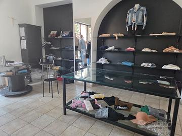 arredamento negozio 
