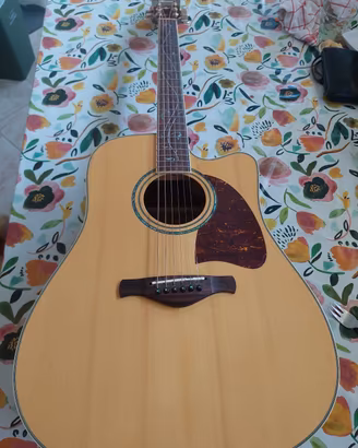 chitarra acustica 