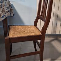 tavolo di legno con 4 sedie