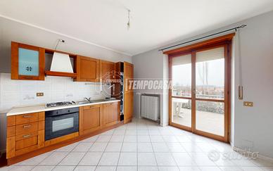 3 LOCALI CON TERRAZZI! LIBERO SUBITO!