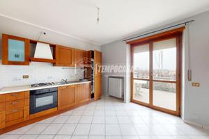 3 LOCALI CON TERRAZZI! LIBERO SUBITO!