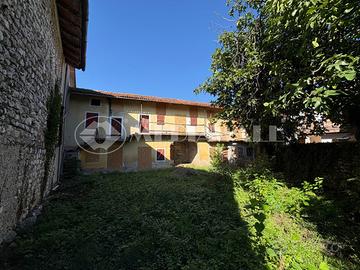 Magazzino a Montereale Valcellina