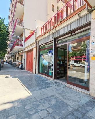 MONOLOCALE A MANFREDONIA