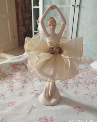 statuetta ballerina classica porcellana L'infinito