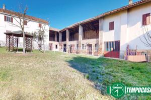 CASA INDIPENDENTE CON PORZIONE DI CORTILE