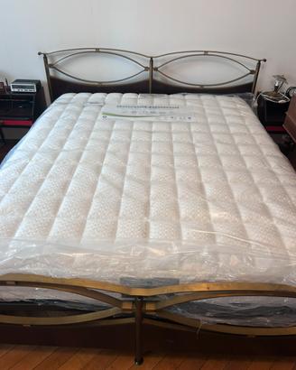 Letto martimoniale, comodini vintage ‘60