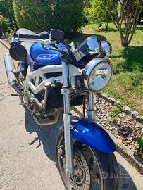Suzuki SV 650 del 2002 con 24.000km