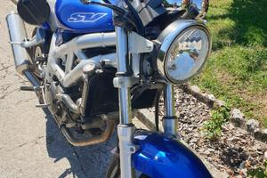 Suzuki SV 650 del 2002 con 24.000km