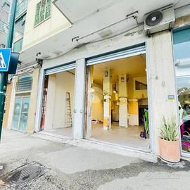 NEGOZIO A NAPOLI