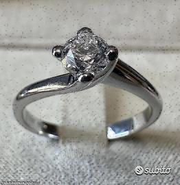 ANELLO SOLITARIO VALENTINO ORO 18kt. CON DIAMANTE
