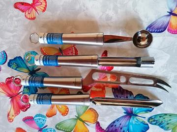 Set utensili:scavino,levatorsoli,svuotazucchine...