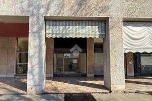 NEGOZIO A PIACENZA