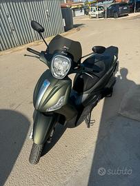 Beverly 300s