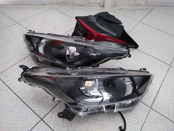 OCCASSIONE  FARI  E STOP TOYOTA   YARIS