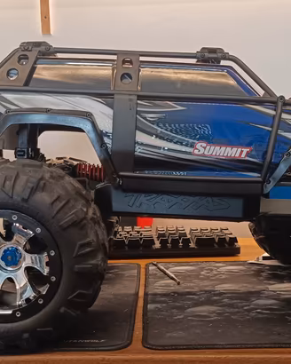 traxxas summit 1/8