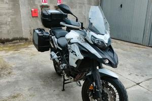 Benelli TRK 502X (2021) – 15.000 km – Tris valigie