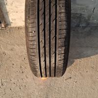 Gomme con cerchi in lega Clio.